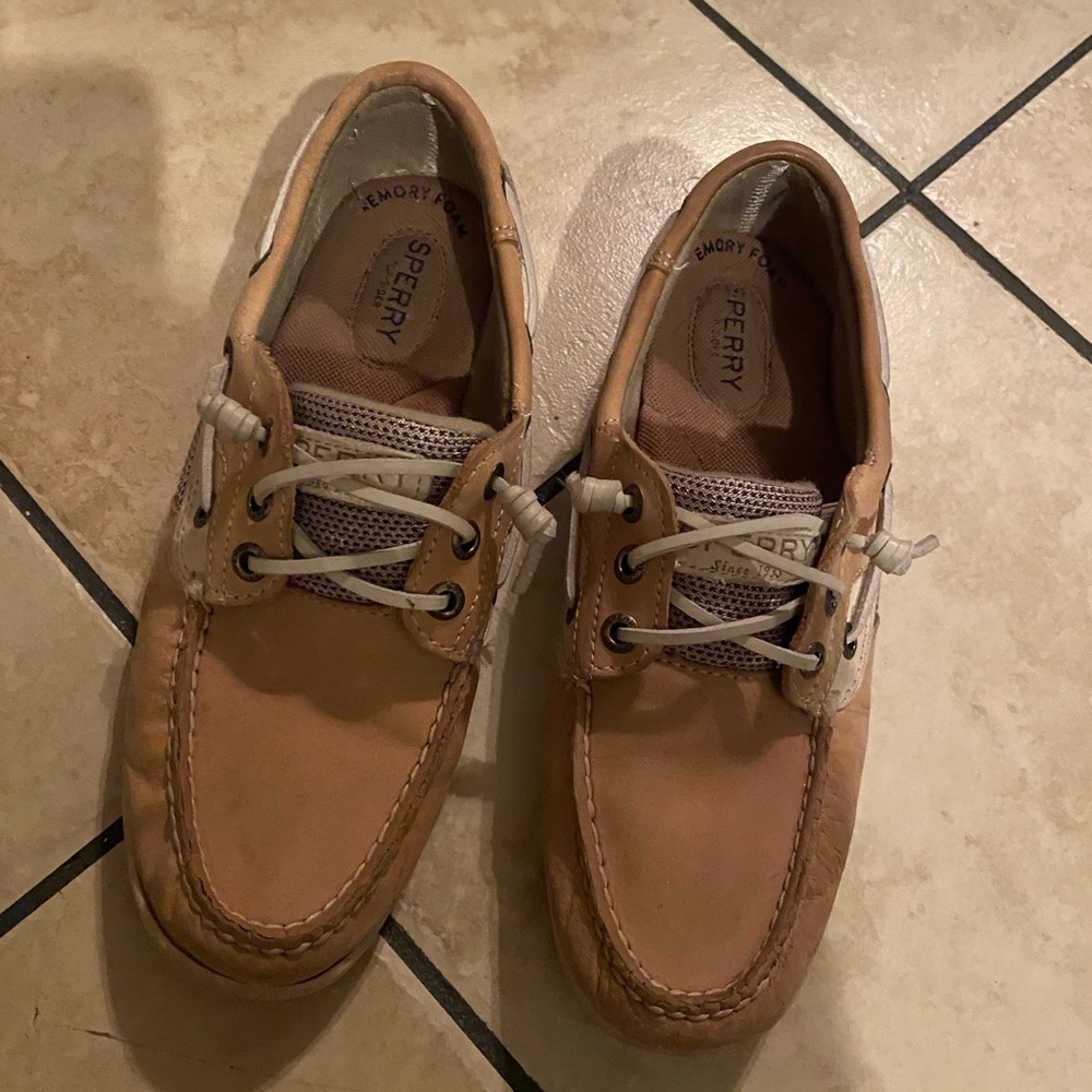 Women’s Tan Sperry